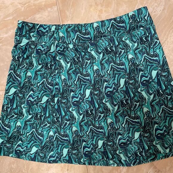 New with tag Oxford Golf skirt with shorts under size M - Picture 1 of 3
